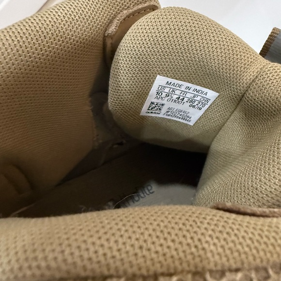 Yeezy Desert Boot - Picture 2 of 5